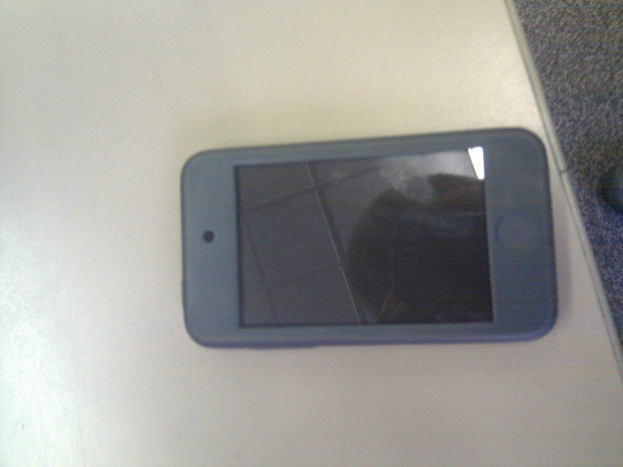 iPod touch 4G Hello