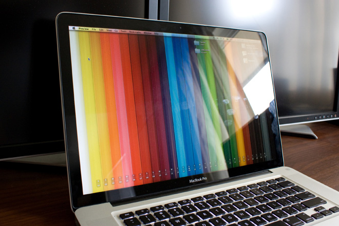 глянцевый экран MacBook Pro 15
