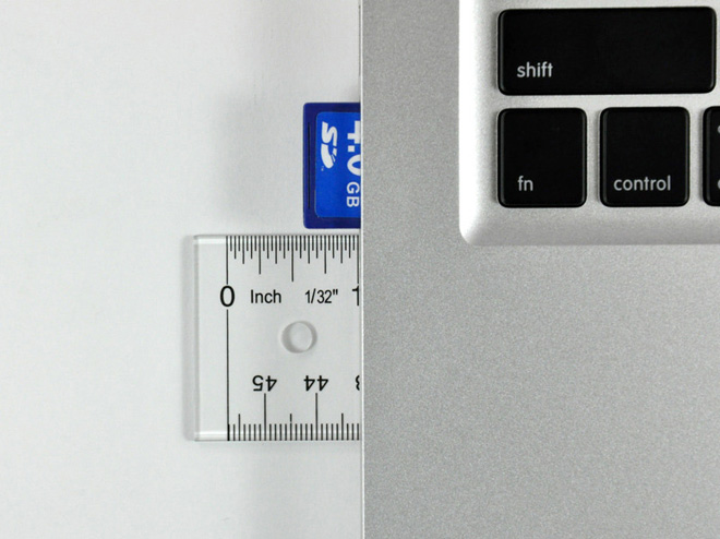 Слот под SD в MacBook Pro
