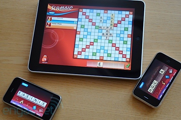 Scrabble для iPad. Приобретаем еще пару iPhone, и это лучшая $1000, потраченная нами всего лишь на настольную игру!